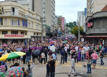 Procissão do Cristo Morto reúne centenas de fieis em Bento Gonçalves