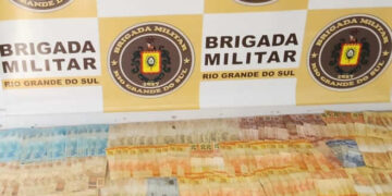 R$ 14 mil são encontrados pela Brigada Militar escondidos em uma mala em Nova Petrópolis