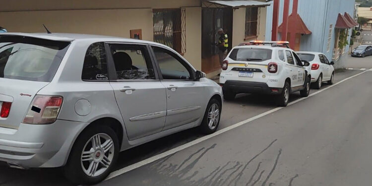 Brigada Militar de Nova Roma do Sul autua condutor com direito de dirigir suspenso