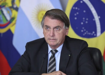 Em depoimento à Polícia Federal, Bolsonaro diz que compartilhou sem querer vídeo que questionava o sistema eleitoral