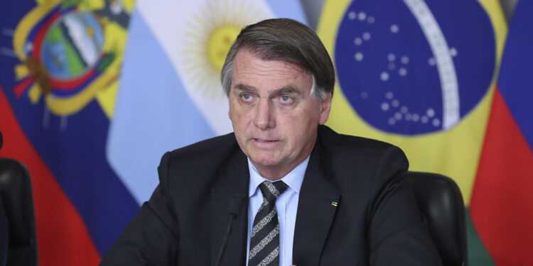 Em depoimento à Polícia Federal, Bolsonaro diz que compartilhou sem querer vídeo que questionava o sistema eleitoral