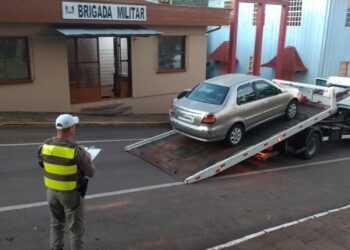 Condutor é autuado por falta de habilitação durante Operação Sossego Público da Brigada Militar em Nova Roma do Sul