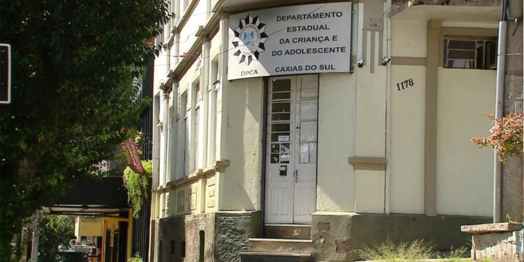 Casal é denunciado por estuprar adolescente para ficar com o bebê em Caxias do Sul