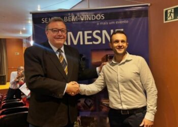 Nova liderança na Amesne: Prefeito de Nova Roma do Sul assume presidência em representação de 37 municípios da região serrana