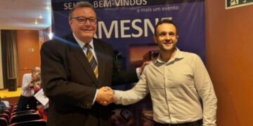 Nova liderança na Amesne: Prefeito de Nova Roma do Sul assume presidência em representação de 37 municípios da região serrana