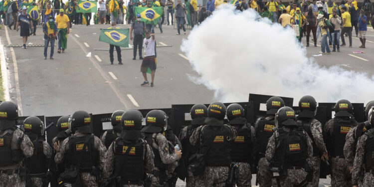 Moraes aceita denúncia contra outros 200 envolvidos nos atos golpistas