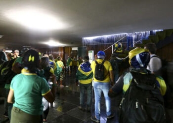 GSI divulga imagens do dia da invasão no Palácio do Planalto