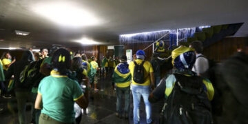 GSI divulga imagens do dia da invasão no Palácio do Planalto