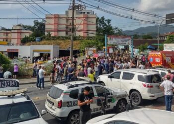 Quatro crianças são mortas em ataque a creche em Blumenau