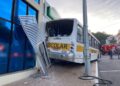 Criança causa acidente ao desengatar freio de mão de ônibus escolar em Flores da Cunha