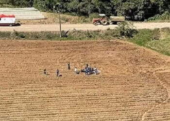 Jovem morre após ser atropelado por trator que dirigia em propriedade rural de SC