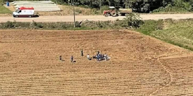 Jovem morre após ser atropelado por trator que dirigia em propriedade rural de SC