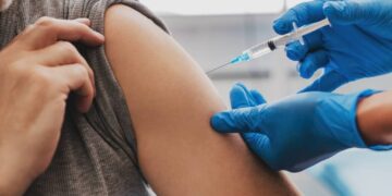 Campanha de vacinação contra gripe começa em todo o país