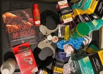 Mãe é presa por suspeita de entregar as filhas de 1 e 3 anos para abusos sexuais em troca de mesada no RS