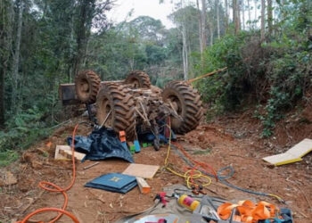 Menina de 8 anos morre após acidente com trator, em SC