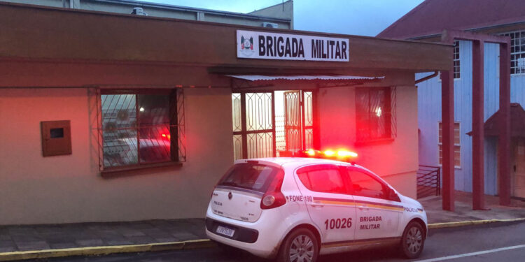 Homem de 35 anos é preso após desacatar policiais em Nova Roma do Sul