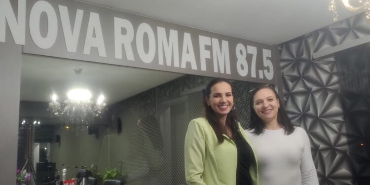 Live especial de Dia das Mães: Jaqueline Alquati compartilha história emocionante sobre adoção no programa De Frente com Elas