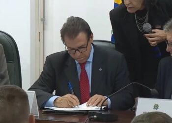 Ministro do trabalho assina Pacto pela Adoção de Boas Práticas Trabalhistas na Vitivinicultura do RS