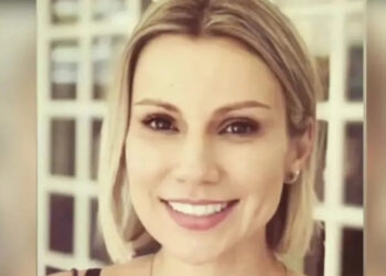 Professora morre atropelada por ambulância dos bombeiros na faixa de pedestres em SC