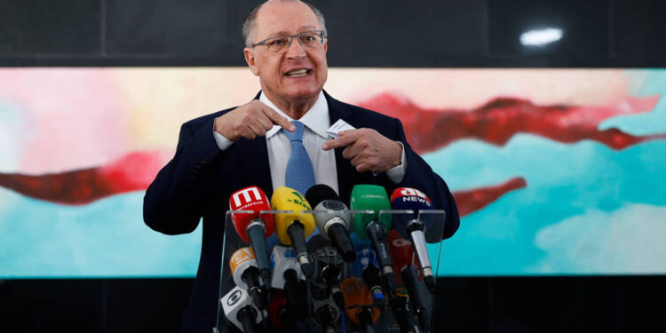 Governo federal anuncia desconto de até 11% em carros ‘populares’; Alckmin projeta redução maior