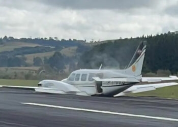 Avião oficial do governo de Santa Catarina sofre princípio de incêndio e realiza pouso de emergência