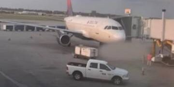 Homem morre após ser sugado por motor de avião nos Estados Unidos