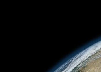 Humanos bombeiam tanta água subterrânea que o eixo da Terra mudou, diz estudo