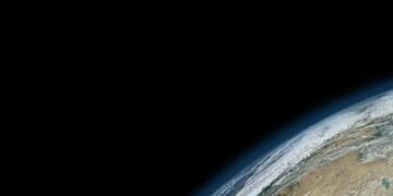 Humanos bombeiam tanta água subterrânea que o eixo da Terra mudou, diz estudo