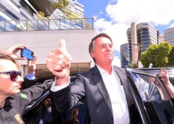 Veja tamanho da dívida de Bolsonaro e como ele deve usar dinheiro do pix