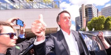 Veja tamanho da dívida de Bolsonaro e como ele deve usar dinheiro do pix