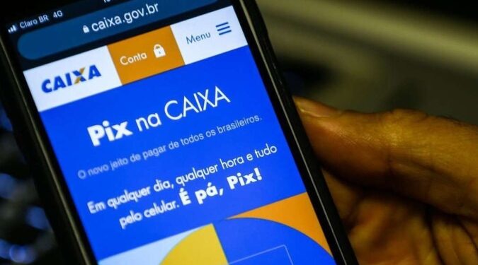 Mulher erra PIX e transfere R$ 3,5 mil para Bolsonaro