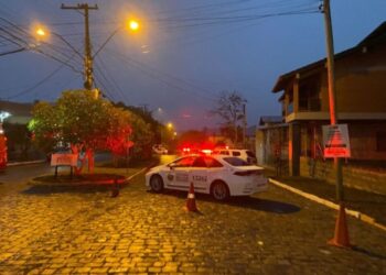 Trabalhadores encontram artefato explosivo em obra, em Farroupilha