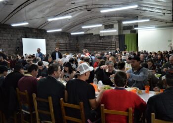 Celebração dos 20 anos da Cresol reúne cerca de 200 pessoas em jantar especial em Nova Roma do Sul