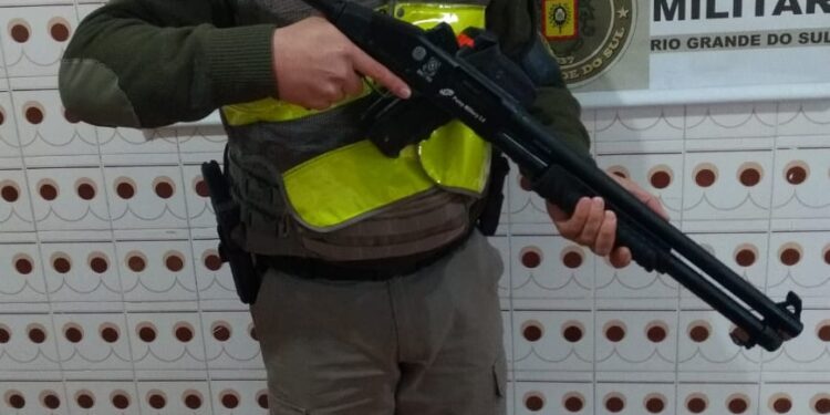 BM de Nova Roma do Sul fortalece sua segurança com o recebimento de Espingarda Cal. 12 Military 3.0 RT