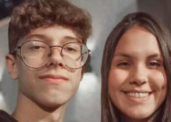 Alunos baleados em escola eram namorados; menina morreu