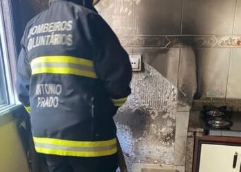 Incêndio causado por fogão a lenha danifica residência em Antônio Prado