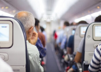 Sabia que existem diferenças entre assentos do lado esquerdo e direito do avião?