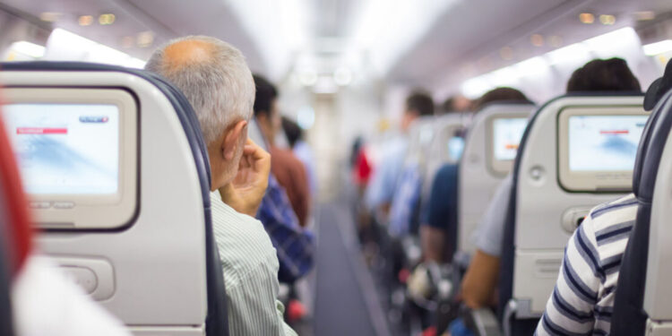 Sabia que existem diferenças entre assentos do lado esquerdo e direito do avião?