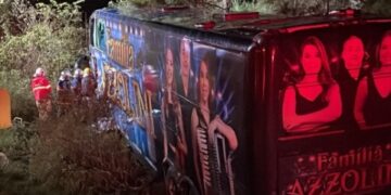 Duas pessoas morrem em acidente envolvendo ônibus da banda Família Azzolini