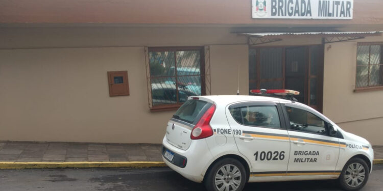 Homem de 28 anos registra ocorrência de estelionato ao cair em golpe de locação de imóvel em Torres