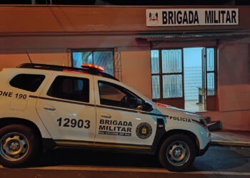 Brigada Militar flagra condutor sem CNH dirigindo VW Gol em Nova Roma do Sul