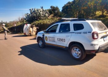 Mulher de 20 anos sofre acidente de trânsito com lesão em Nova Roma do Sul