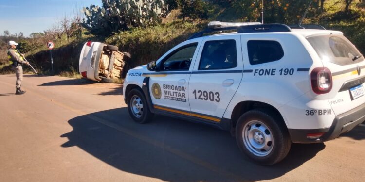 Mulher de 20 anos sofre acidente de trânsito com lesão em Nova Roma do Sul