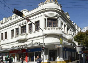 Nova lei simplifica regras da comunicação visual em Caxias do Sul