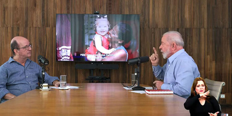 Estou extremamente satisfeito, diz Lula sobre seis meses de governo