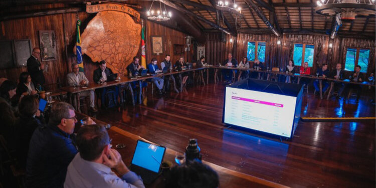 Governo proporá reajuste de 9% ao piso regional