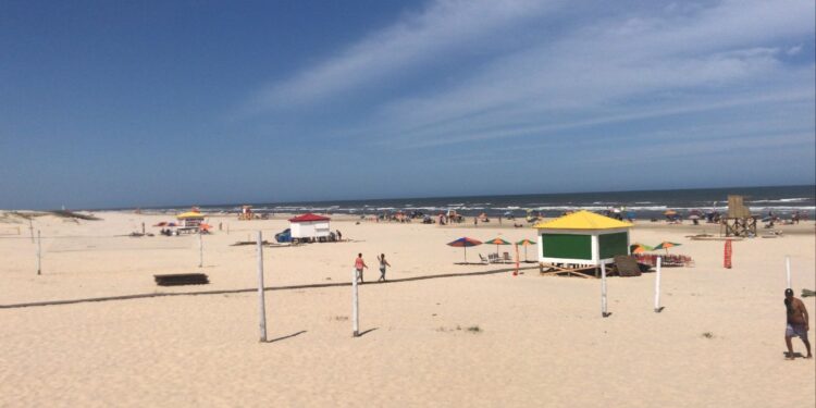 Ação que pode retirar dezenas de quiosques em Torres é tema de audiência pública