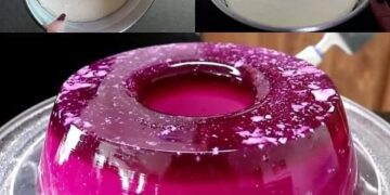 Gelatina recheada com pudim
