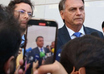 Bolsonaro pede ao STF para barrar pedido da PGR sobre redes sociais
