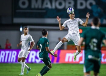 Gol nos acréscimos garante empate ao Grêmio contra o Goiás e equipe cai para a 4ª colocação no Brasileirão